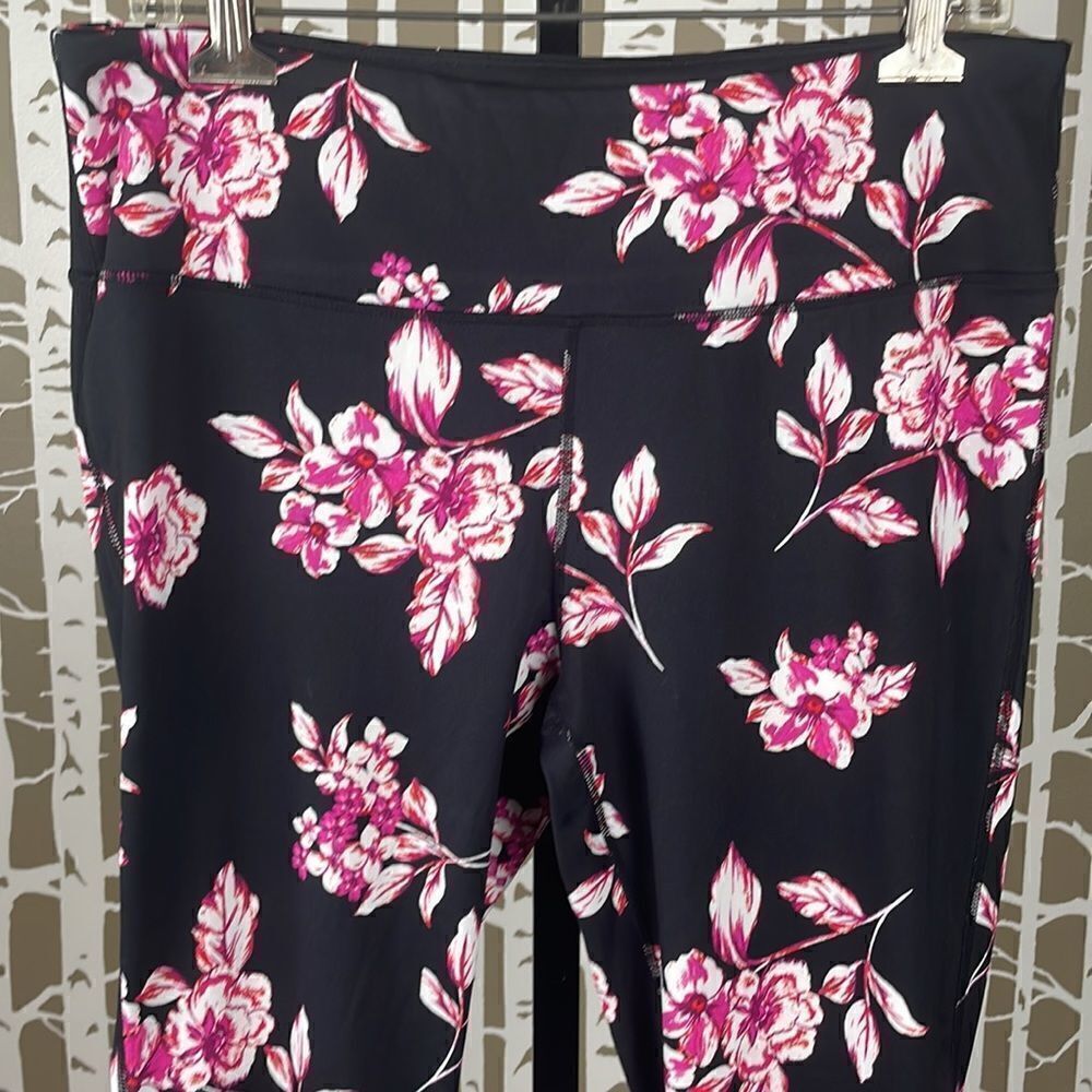 Black & Hot Pink Floral Print 7/8 Mesh Insert Leggings sz L - Picture 3 of 13